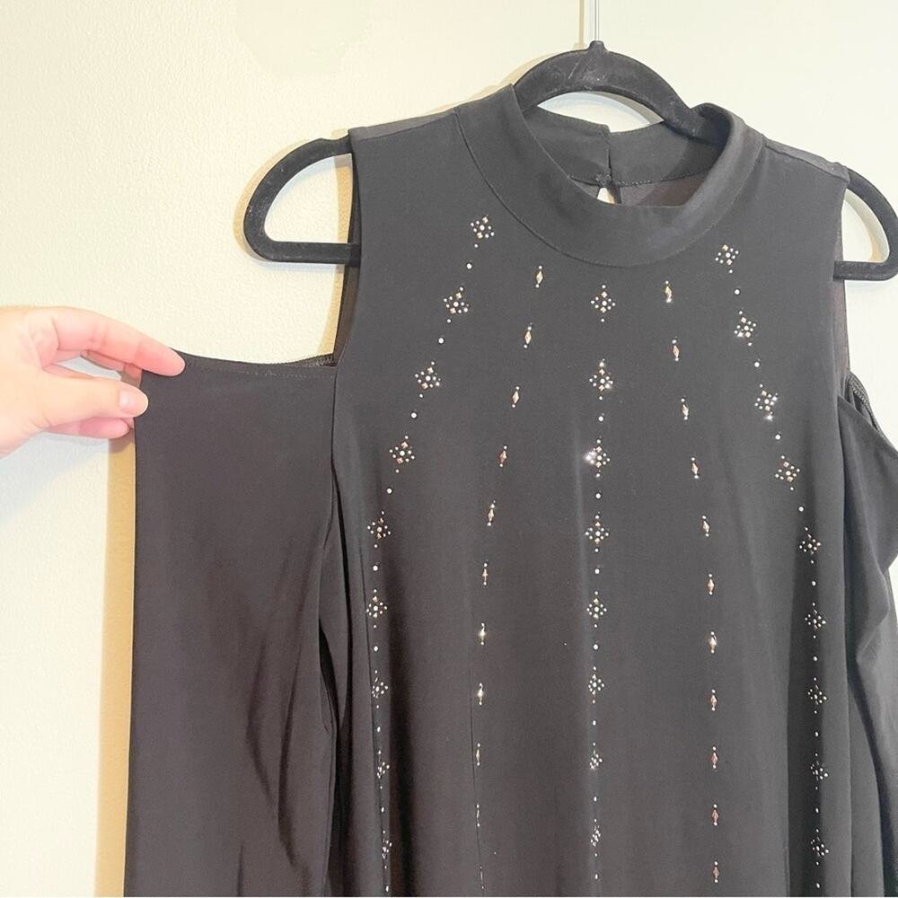 WhiteHouse BlackMarket‎ Cold-Shoulder Black Knit Shift Dress Size Large - Picture 4 of 16